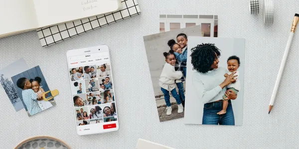 Creați și comandați - Imprimați-vă fotografiile cu aplicația KODAK MOMENTS sau în magazin, la un chioșc din apropierea dumneavoastră! Imprimați-vă fotografiile sau creați un cadou foto personalizat în câteva minute.